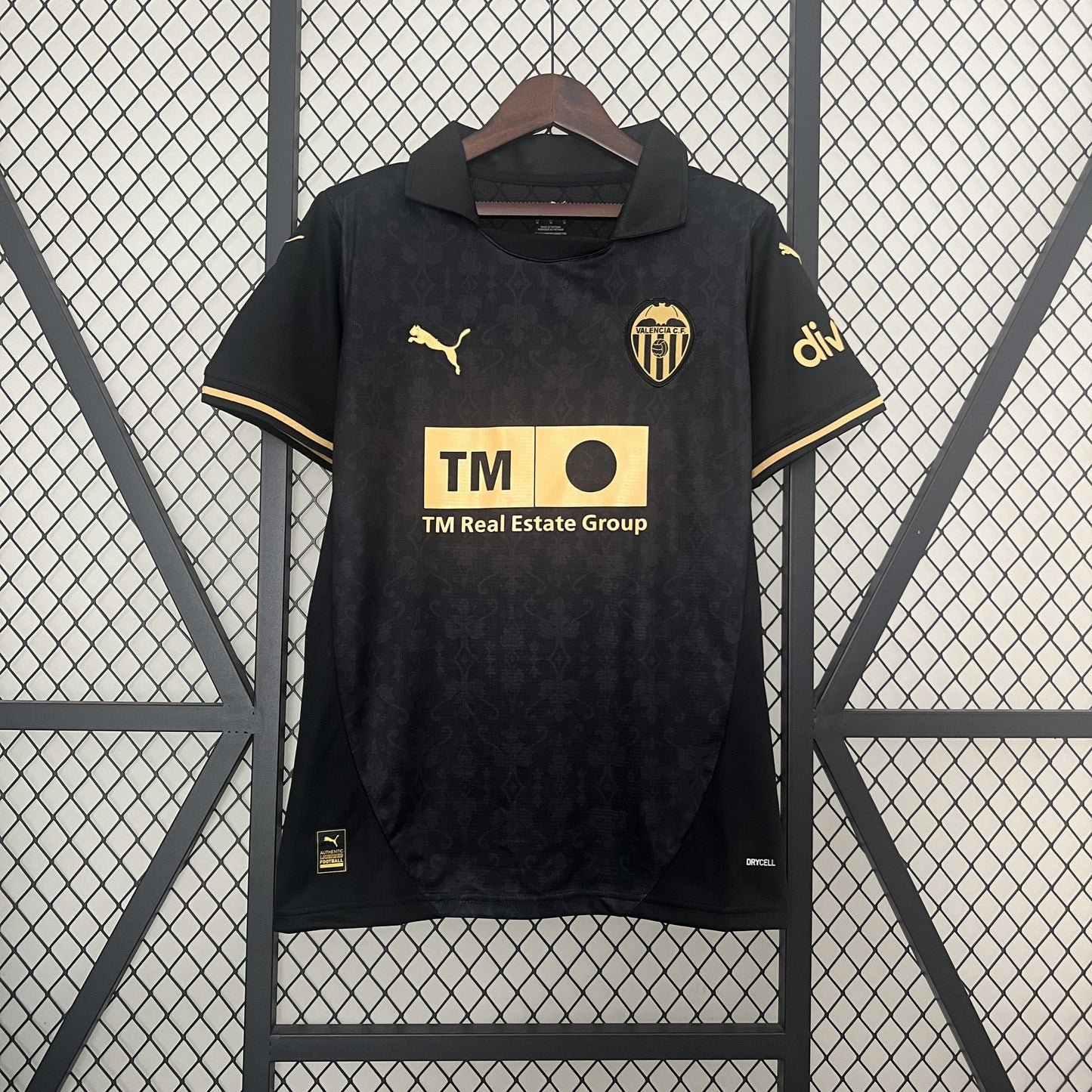 Valencia CF away shirt 2024/25